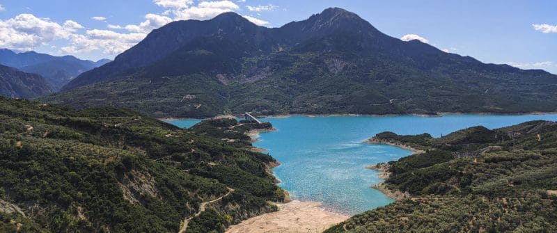 Θέα στη Λίμνη Κρεμαστών από την Ευρυτανία