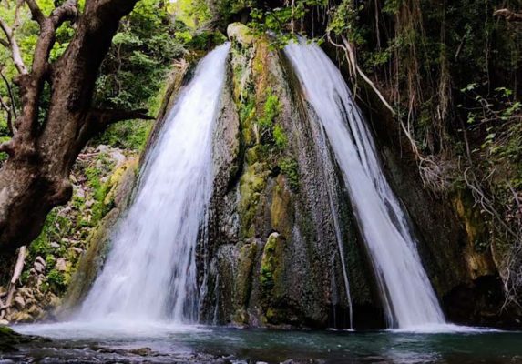 “Twin” Mokistianos Waterfalls – a paradise at lake Trichonida