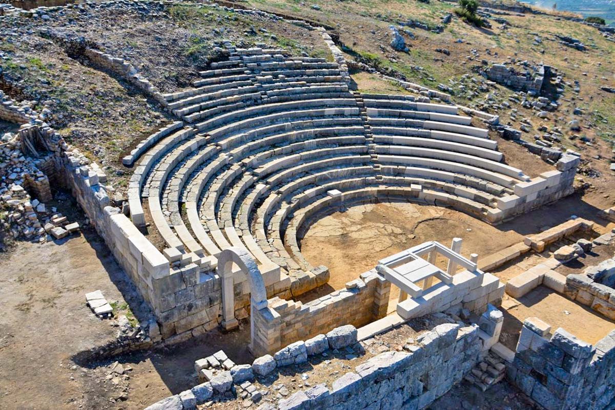 Το αρχαίο θέατρο της Πλευρώνας. Πηγή εικόνας: ΥΠΠΟ.