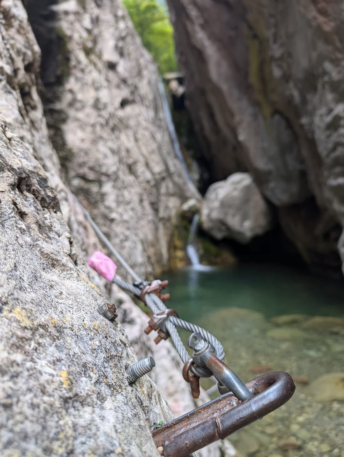 Via Ferrata στην μαύρη σπηλιά