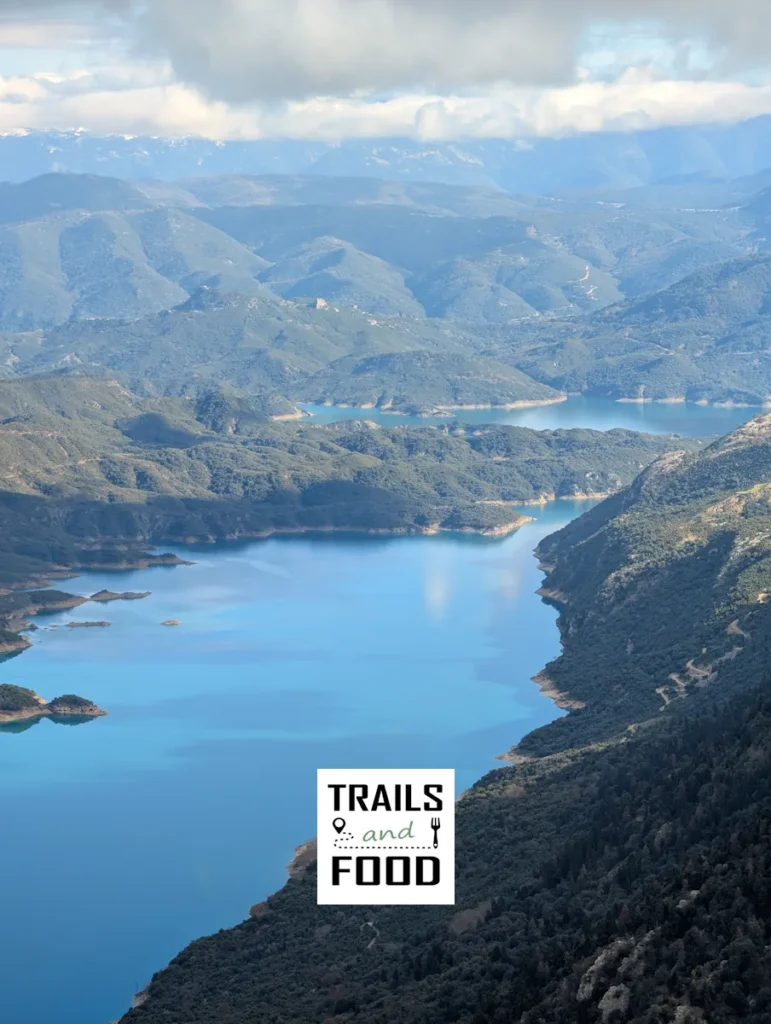 Η λίμνη Κρεμαστών απο το όρος Κανάλα