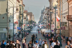 Η οδός Piotrkowska στο Λοτζ. Φωτογραφία από Jakub Zerdzicki από το Pexels